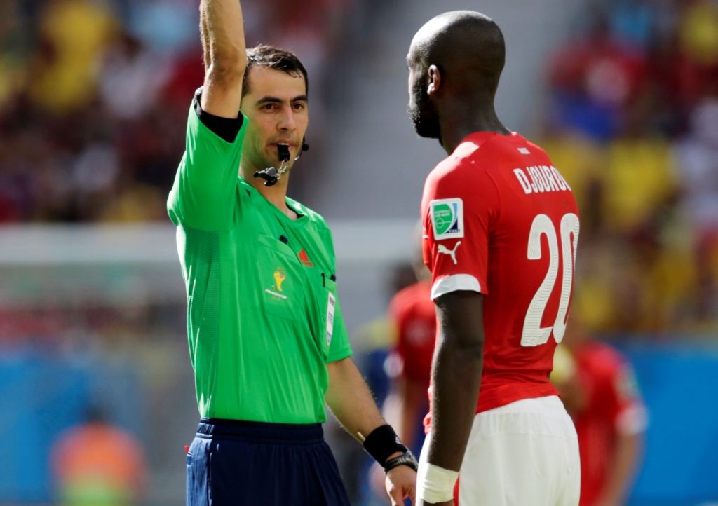 Ravshan Irmatov pitó el Suiza vs Ecuador 