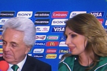 La primera dama de México Angélica Rivera y el presidente de la Femexfut, Justino Compeán, antes del juego entre México y Croacia.