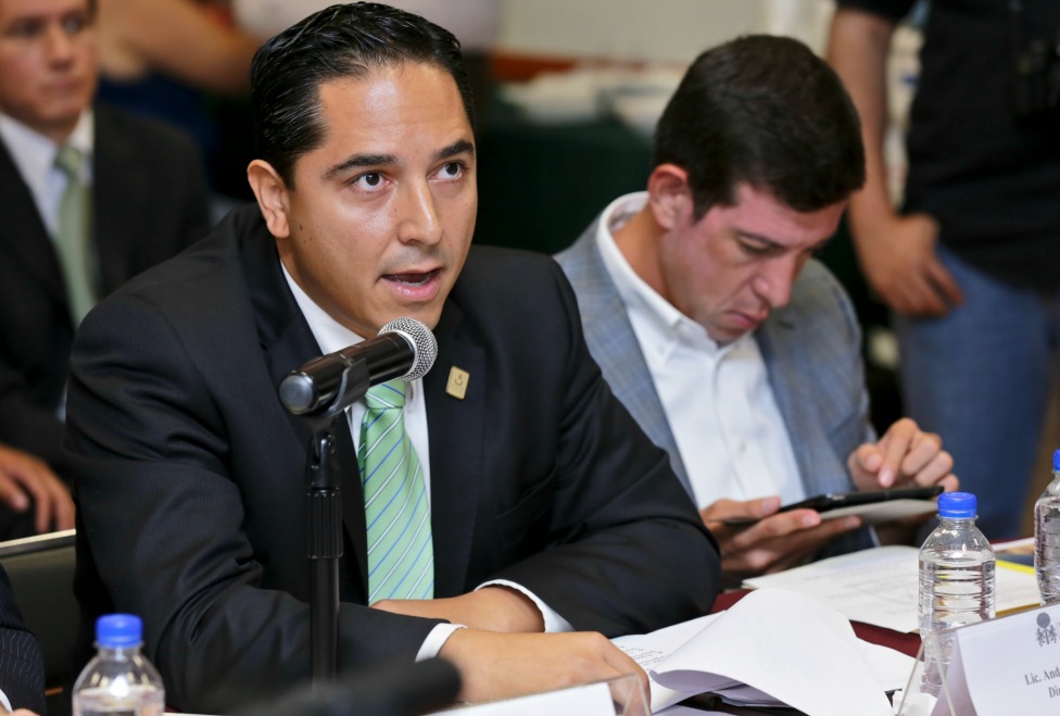 El funcionario compareció este mediodía ante los miembros de la Comisión de Juventud y Deporte del Congreso del Estado.