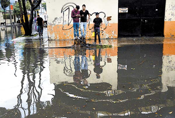 Acumulación de basura, entre las causas de inundaciones.