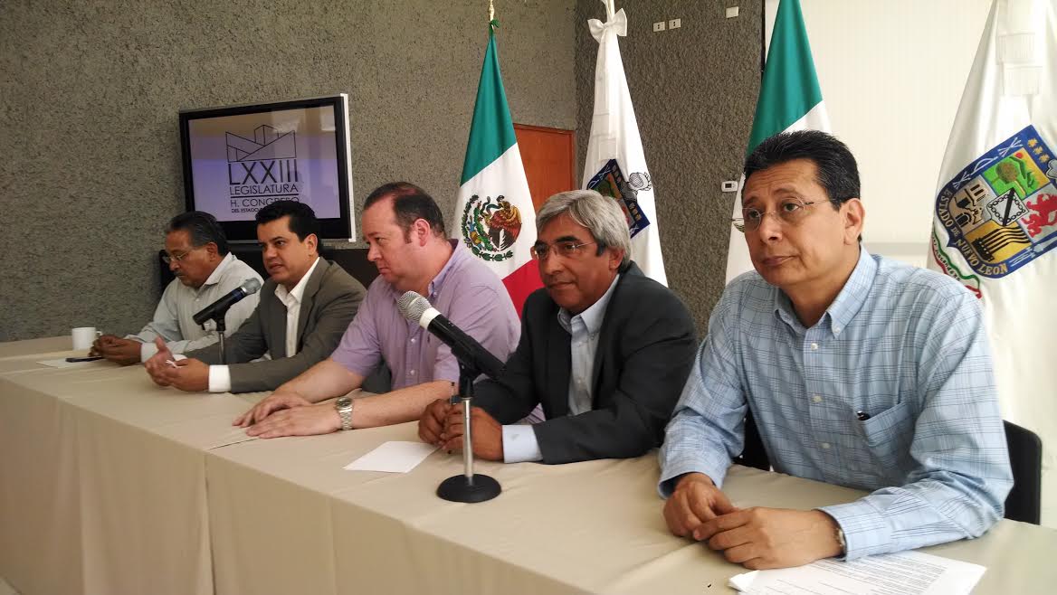 Los coordinadores del PRI, PRD, PT y Nueva Alianza exigieron al PAN sumarse al acuerdo, de lo contrario se caería en un caos en las próximas eleccione