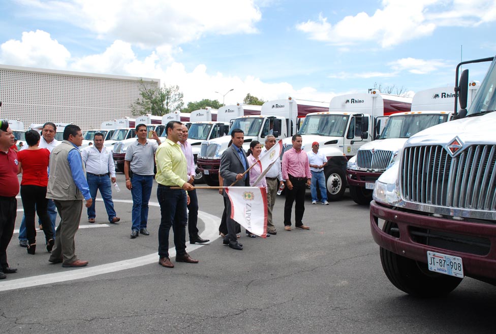 El presidente municipal de Zapopan hizo entrega de 20 unidades recolectoras de basura. 