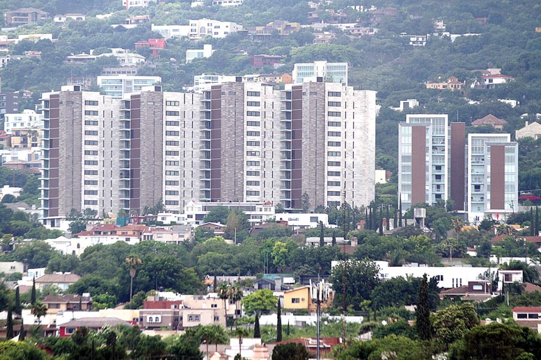 Ambos ex ediles descartaron haber autorizado construcciones irregulares.