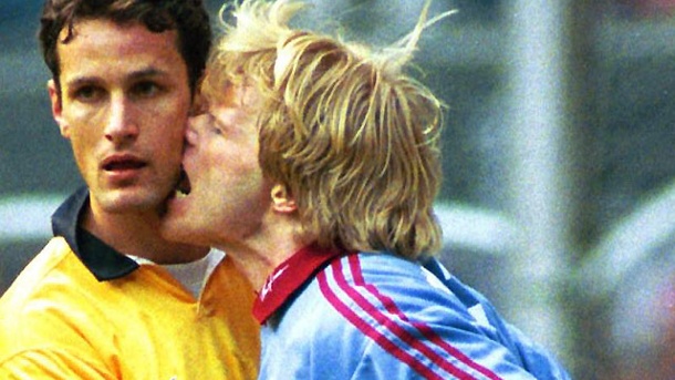 Mordida de Oliver Kahn 