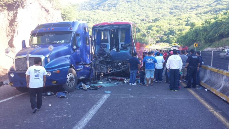 Accidente en la Autopista del Sol.