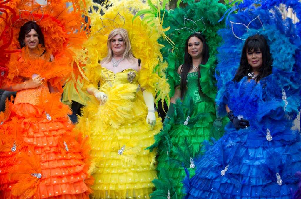 Las drag queens revivieron el arcoíris en las calles de Londres.