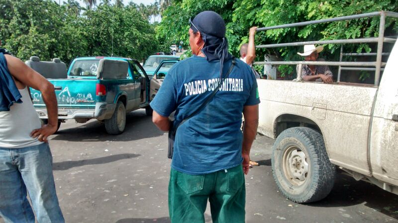 Exigen la liberación de Mireles.