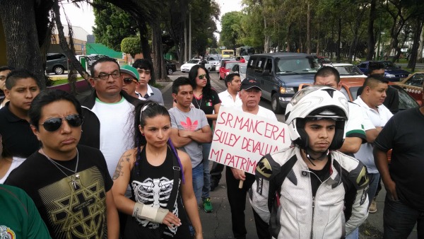 Los automovilistas protestaron en el Ángel de la Independencia para exigir que el gobierno del Estado de México suavice el programa vehicular Hoy No C
