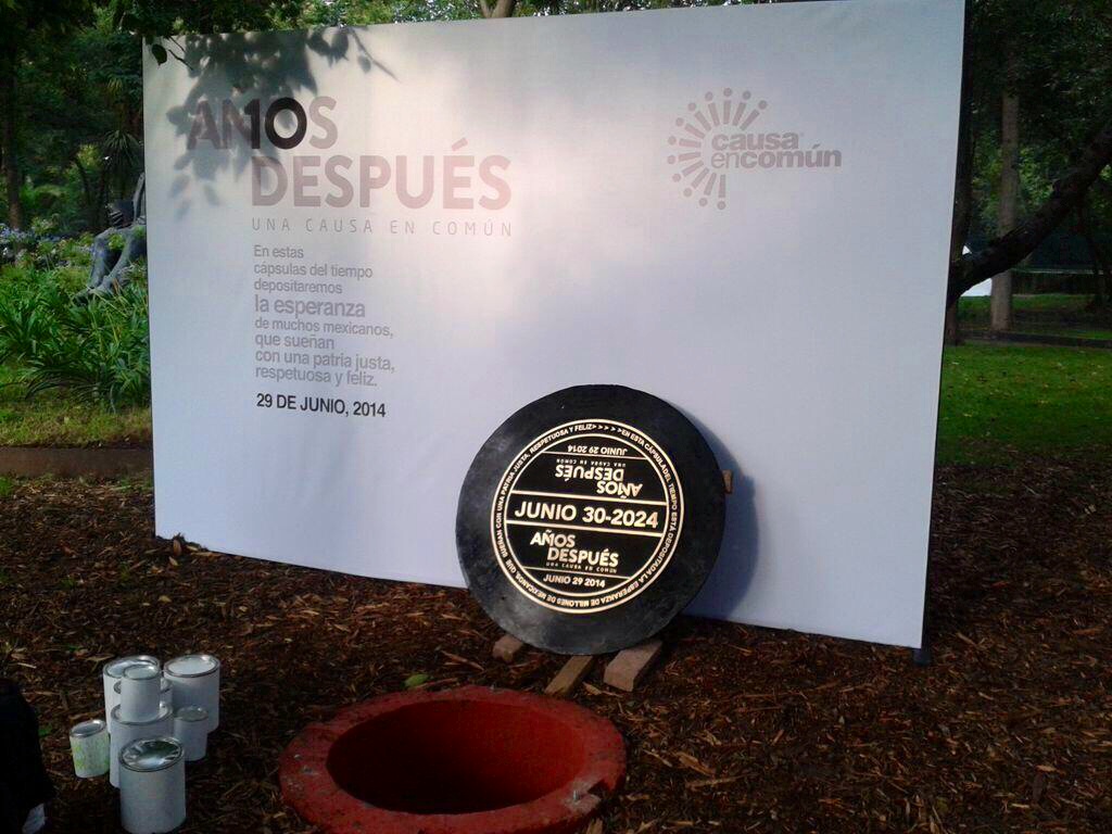Dichas latas fueron enterradas en la primera sección del Bosque de Chapultepec frente a una placa que hace referencia a dicha movilización ocurrida ha