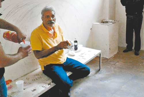José Manuel Mireles en las instalaciones de la procuraduría de Michoacán.