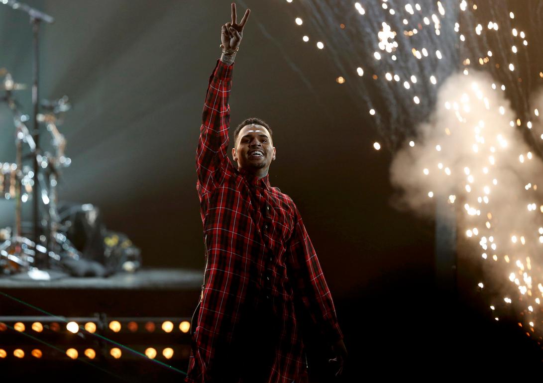 Chris Brown emocionó a los asistentes