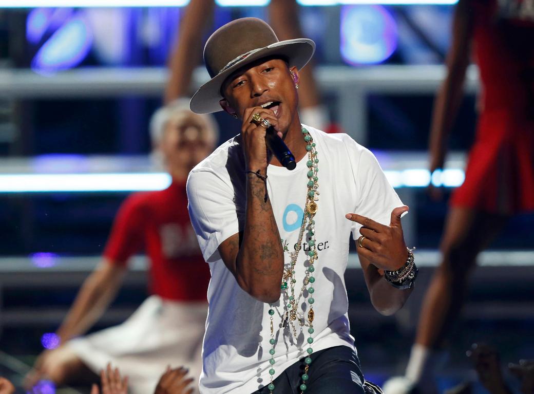 Pharrell Williams cautivó a los asistentes con "Come Get It Babe". 