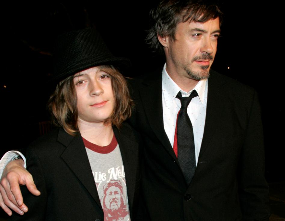 Robert Downey Jr. con su hijo Falconer. 
