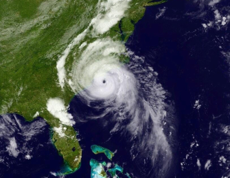 El huracán "Arthur" impactará en las costas de Carolina del Norte