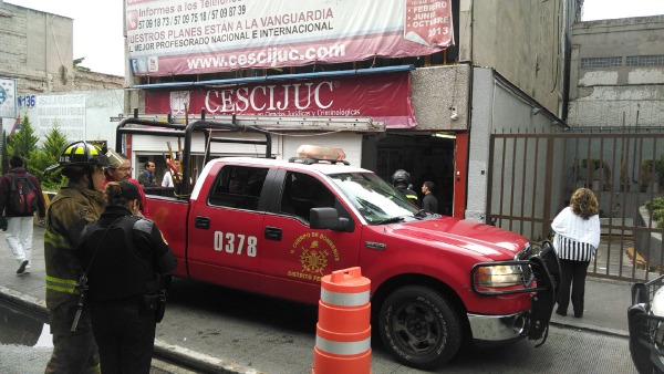 Una pipa de gas abastecía el tanque estacionario de la escuela cuando autoridades se percataron de la fuga en una tubería en las instalaciones del pla