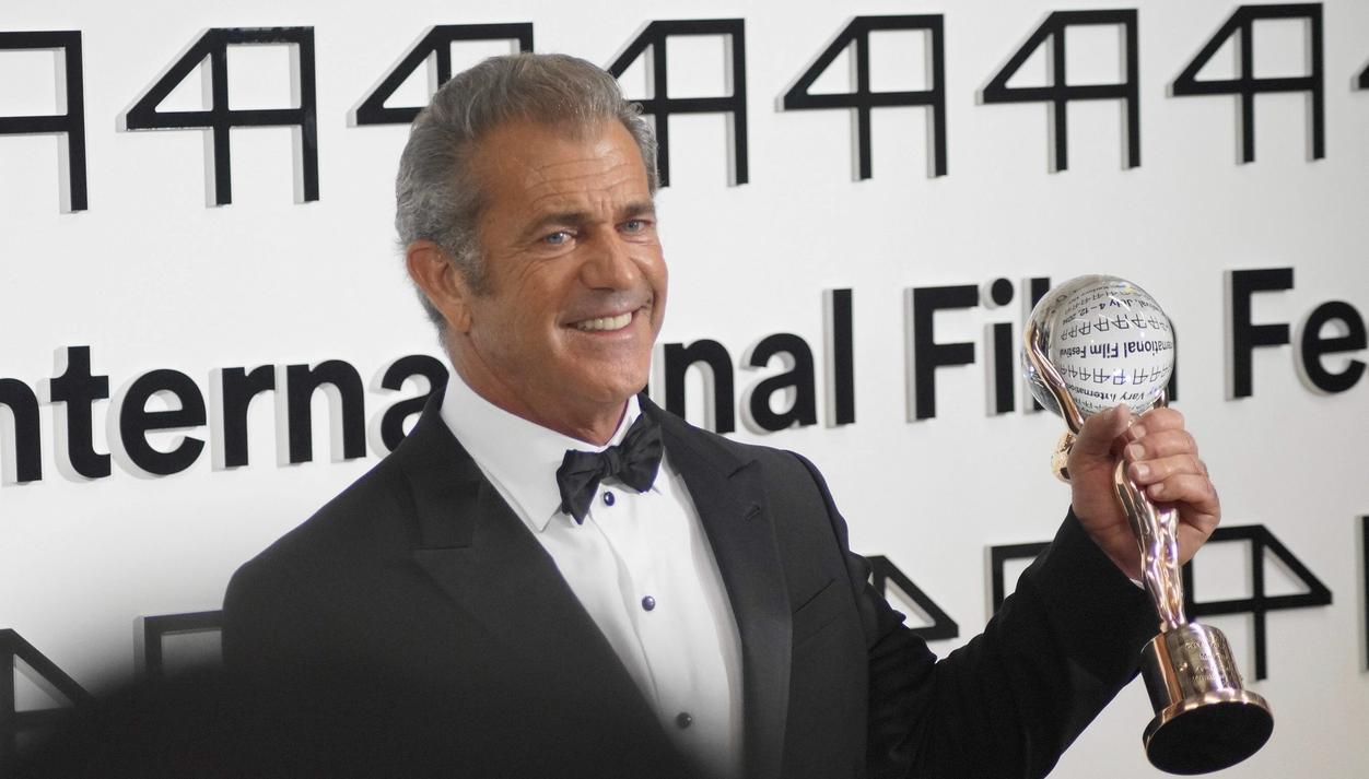 Mel Gibson recibió el Globo de Cristal. 