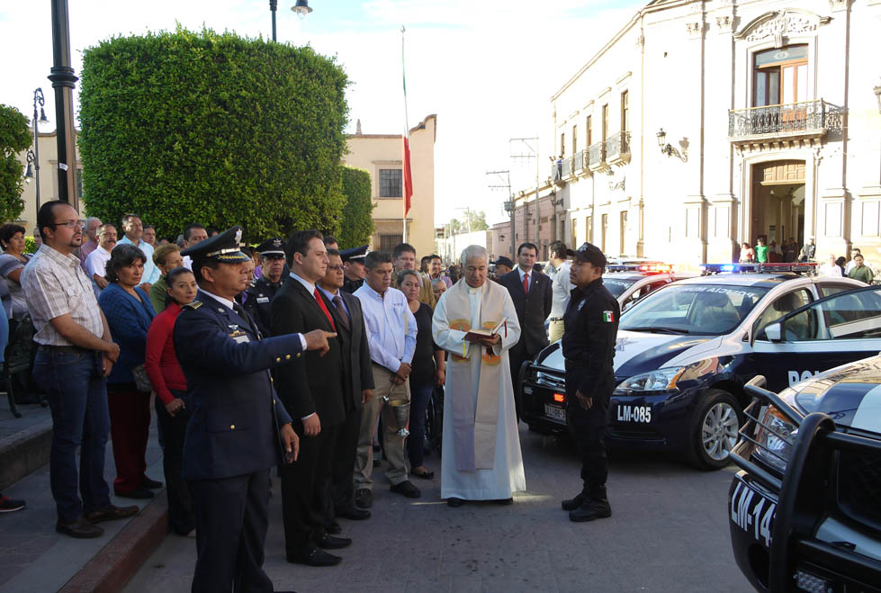 Entregan patrullas y uniformes a policías de Lagos de Moreno- Grupo Milenio