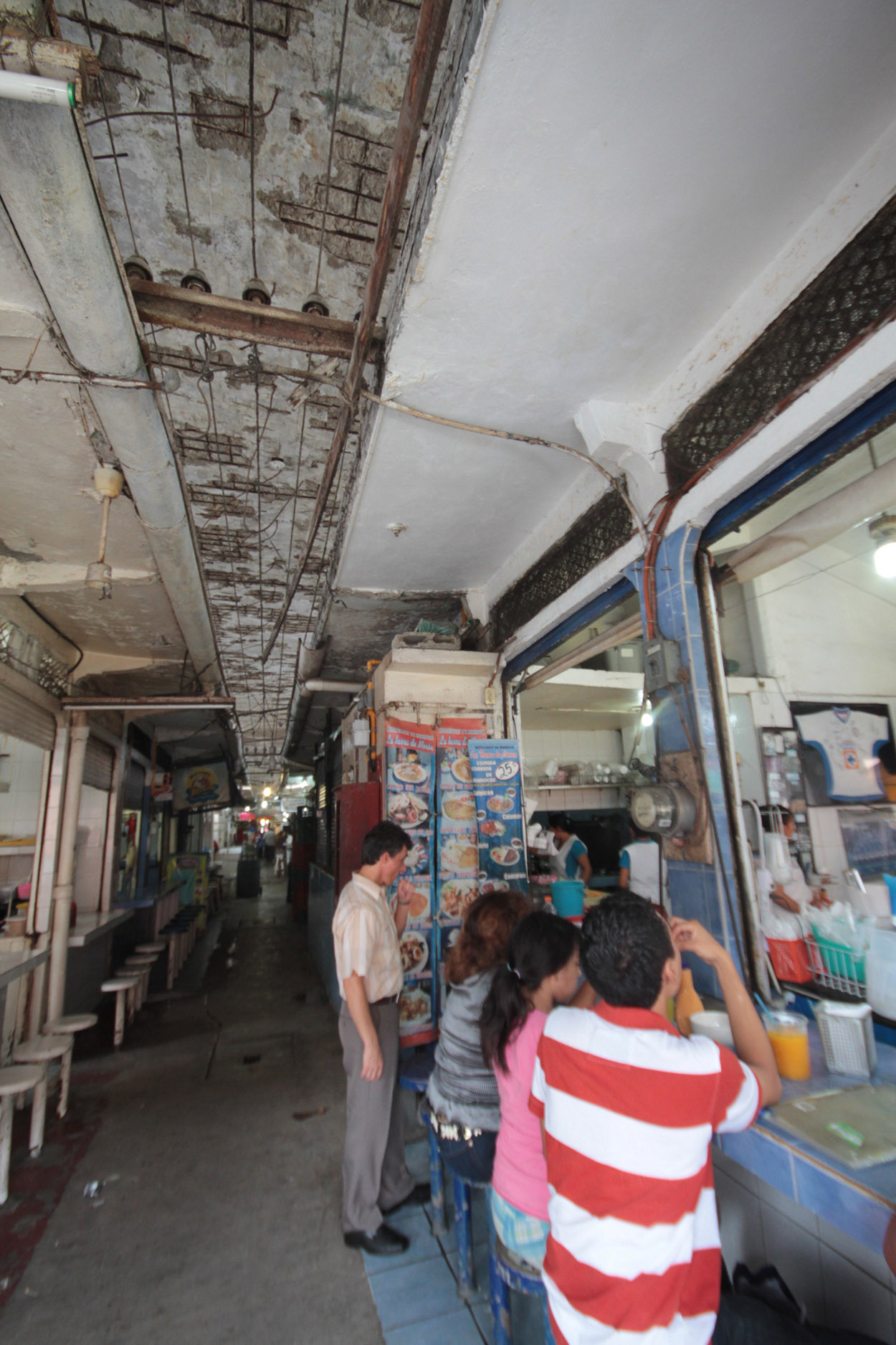 Edificios presentan marcado deterioro.