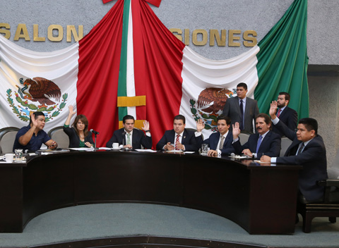 Legisladores y diputados locales se manifestaron a favor de un nuevo período extraordinario.