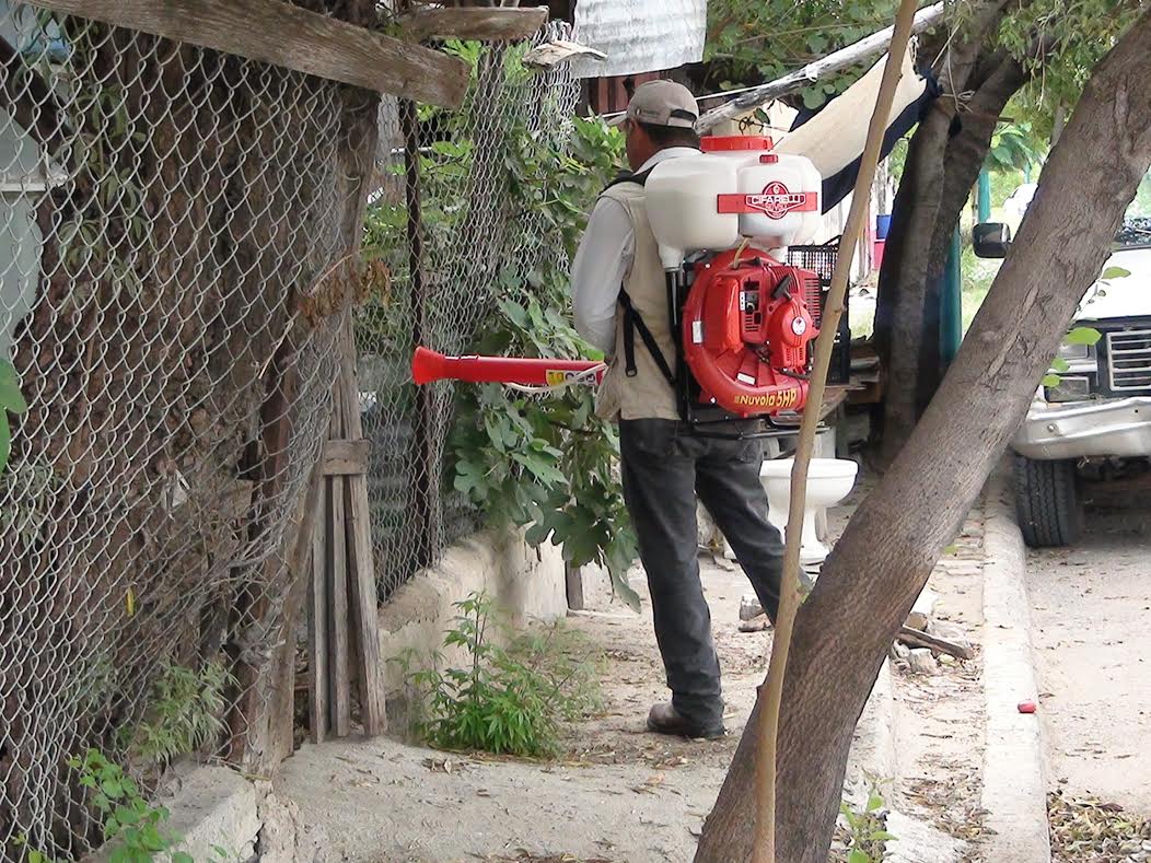   Debido al calor y las lluvias se intensificaron las acciones contra el dengue en Nuevo Laredo 