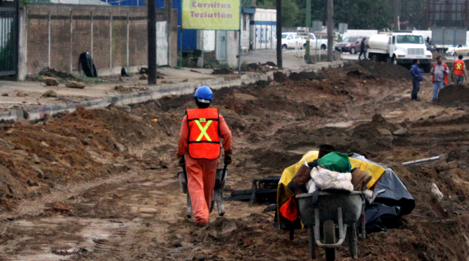 “El gobierno municipal estará participando con la construcción del dren pluvial colaborando con las bocas de tormenta y hacer trampas de arena para qu