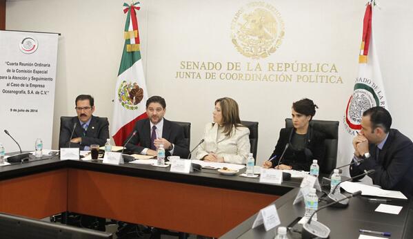 Jaime González Aguadé en reunión con los senadores de la Comisión de Oceanografía.