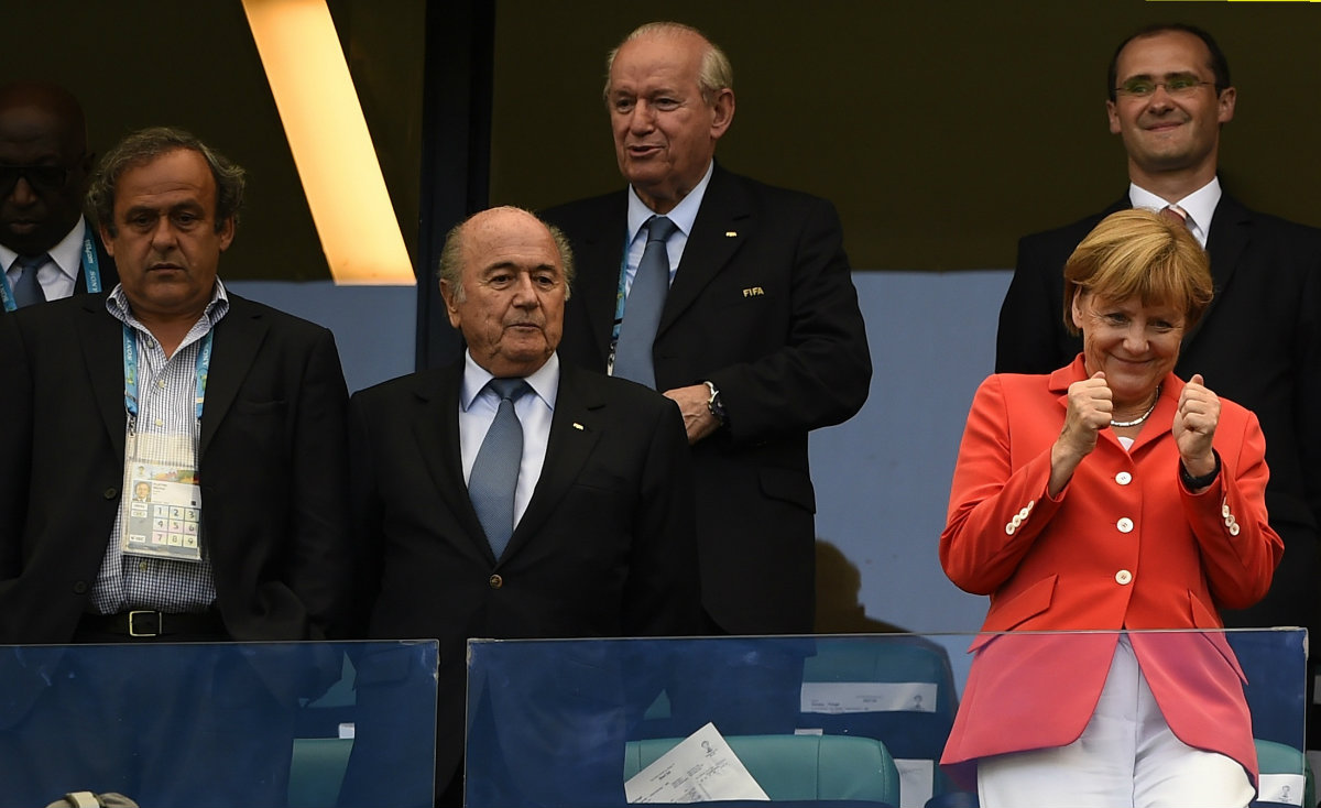 Michel Platin, Blatter y Merkel en el partido de Alemania vs Portugal 
