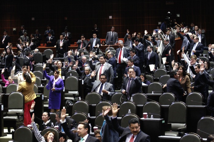Votación en el pleno de la Cámara de Diputados durante la discusión de las leyes secundarias de telecomunicaciones.