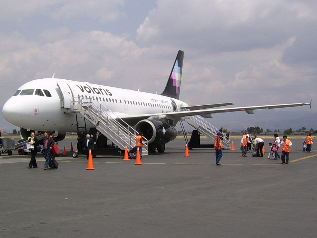 La DGAC evalúa las facilidades e incentivos a ofrecer por el uso del aeropuerto de Toluca.