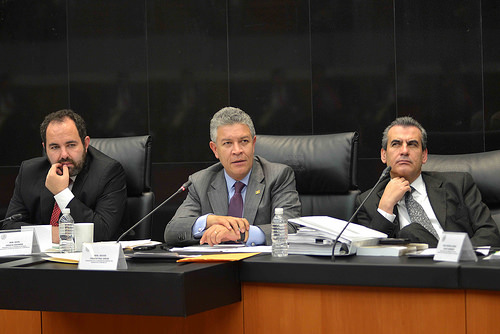 El Senado concluyó el debate energético con la polémica del formato sobre la votación de los cuatro dictámenes.