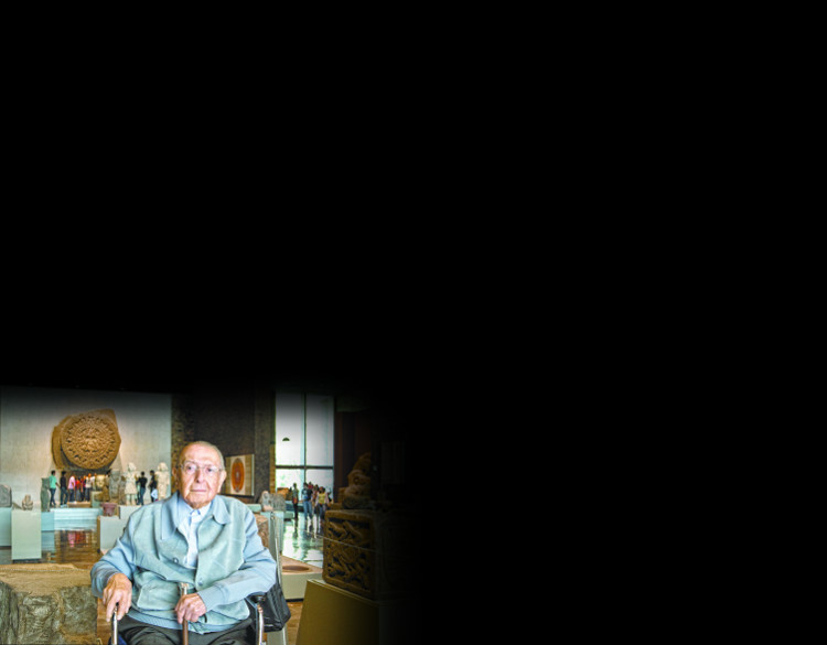 Pedro Ramírez Vázquez egresó de la Facultad de Arquitectura de la UNAM donde también impartió cátedra.