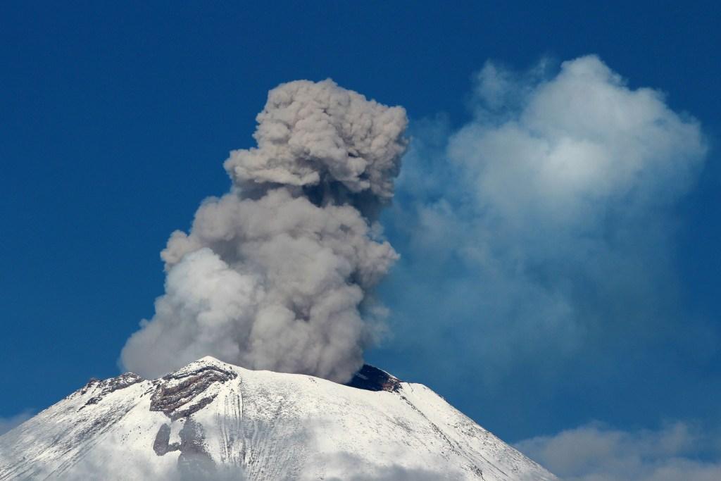 En las últimas 24 horas el Popocatépetl registró ocho exhalaciones de baja intensidad, de acuerdo con el reporte del Cenapred.