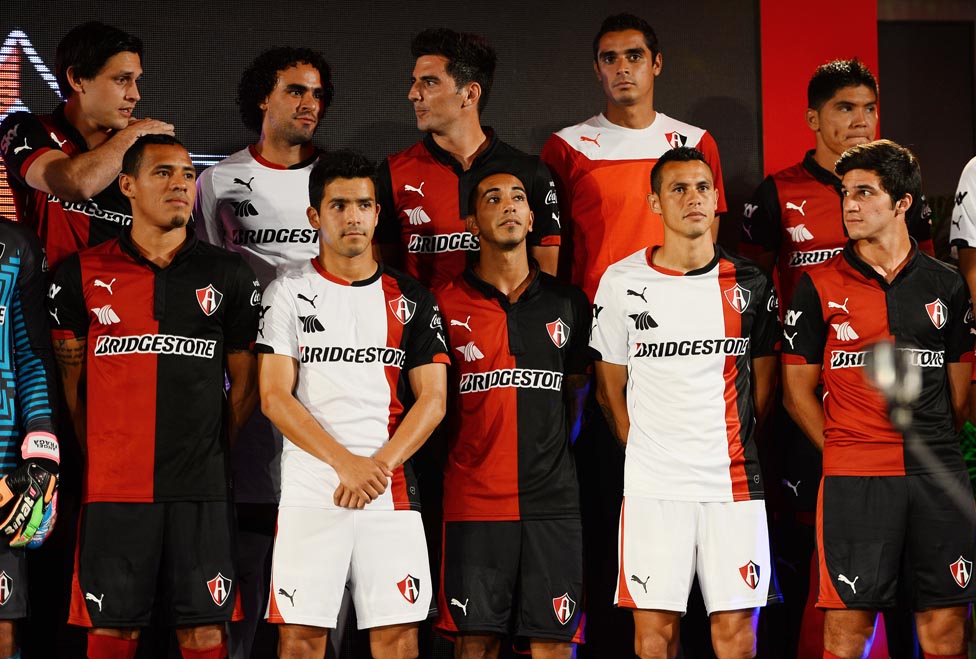 Atlas presentó su nuevo uniforme. 
