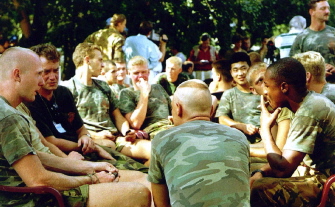 Soldados holandeses del batallón "Dutchbat" en Potocari, Bosnia, el 16 de julio de 1995