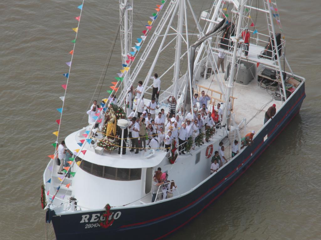 Más de cien embarcaciones acompañaron a la Patrona de los pescadores en su navegar por el Pánuco.