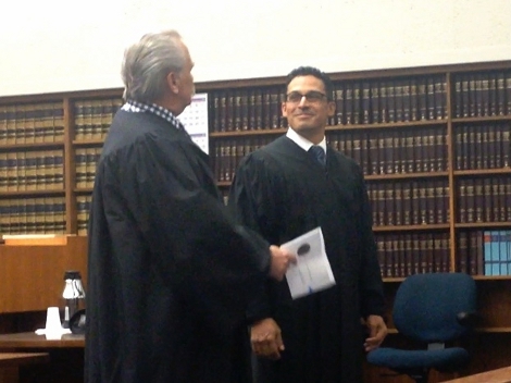 Enrique Camarena Jr., protestó como juez en la Corte Superior de San Diego.