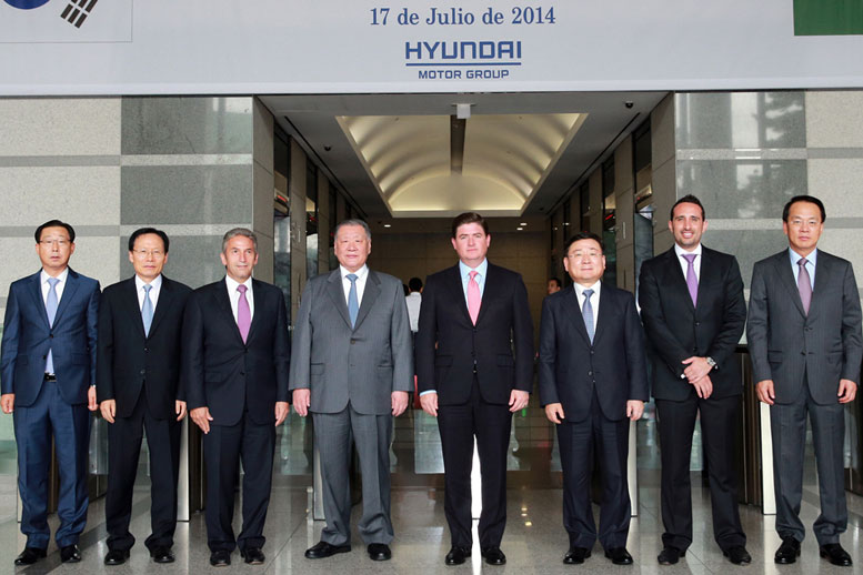 El gobernador se reunió con representantes del Consejo de Administración de Hyundai Motor Group en a las oficinas corporativas de Seúl.