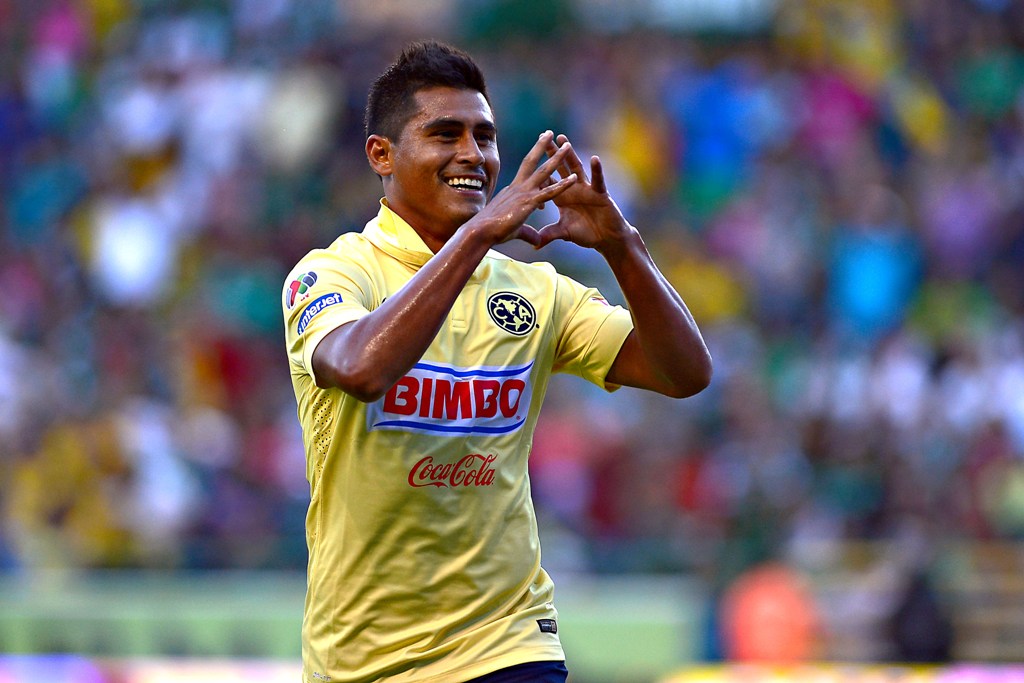 Festejo de Osvaldo Martínez tras el gol conseguido ante León 