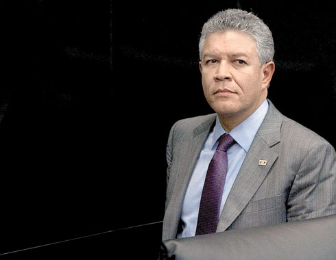 El priista y presidente de la Comisión de Energía, David Penchyna. 