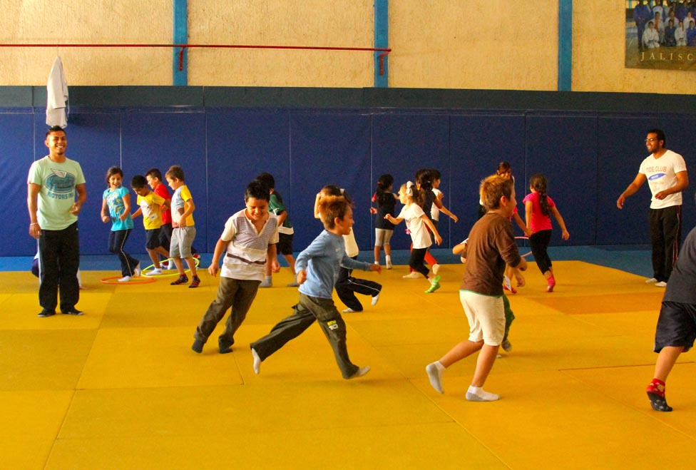 En las instalaciones del Code se imparten clases de iniciación deportiva para los más pequeños.