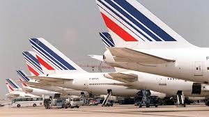  Según indicó una portavoz de Air France, esta aerolínea cuenta con un departamento de seguridad que sigue "en tiempo real la evolución de la situació