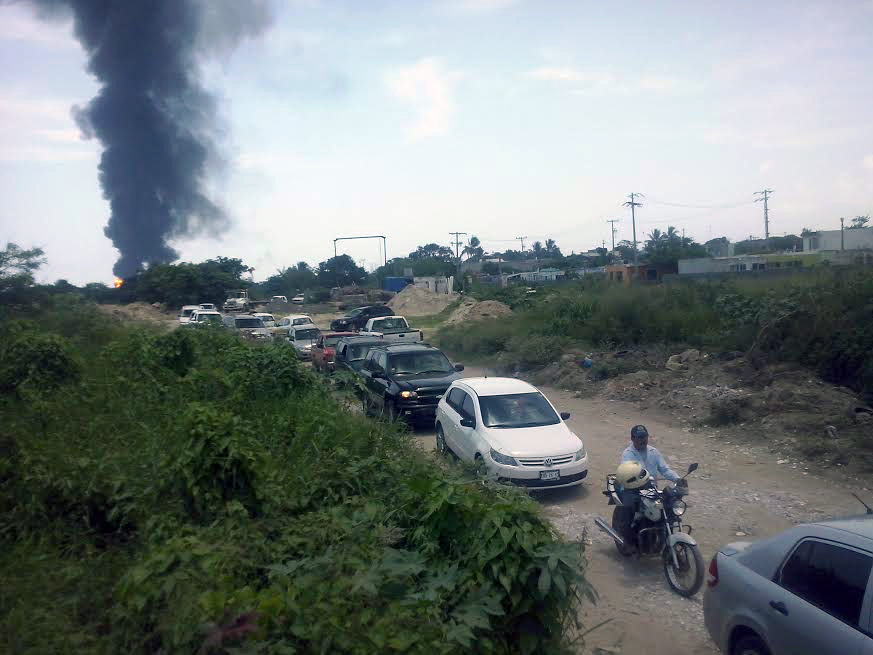 Autoridades bloquearon el principal acceso de la colonia Miramapolis