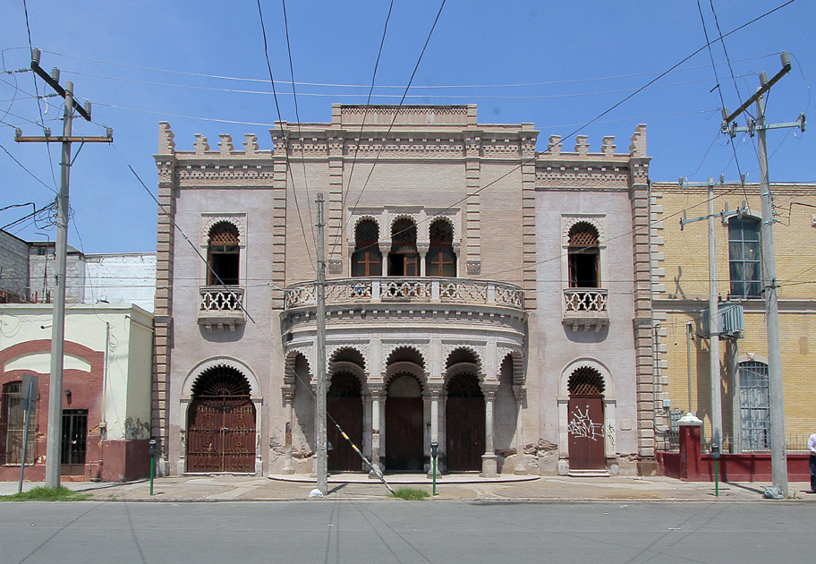 Está en la calle Ildefonso Fuentes entre las avenidas Matamoros y Allende.