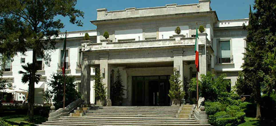 Esta casa tipo chalet inglés fue habitada por primera vez por un presidente en 1934, pues el general Lázaro Cárdenas consideró al Castillo de Chapulte