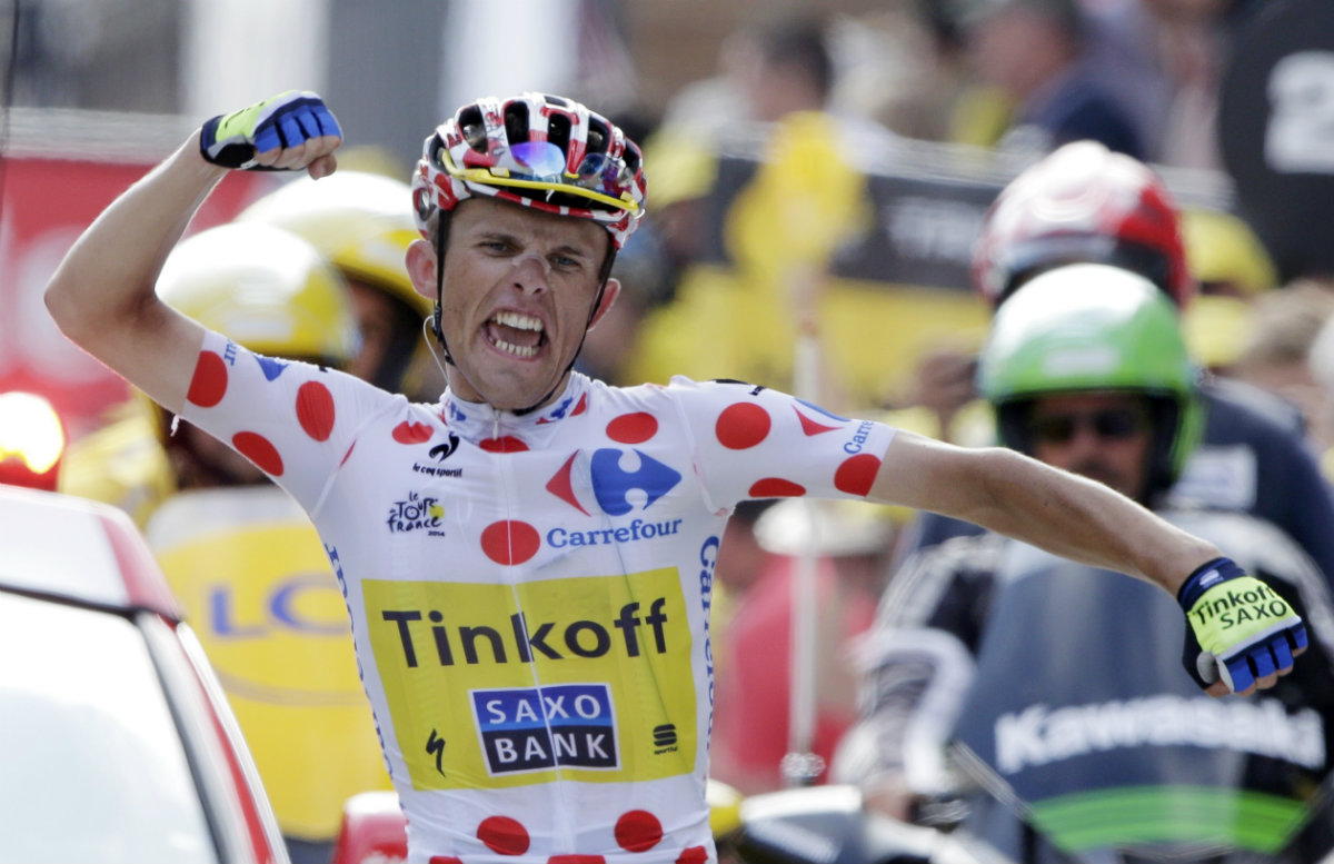 Rafal Majka del equipo Tinkoff-Saxo cruzando la meta 
