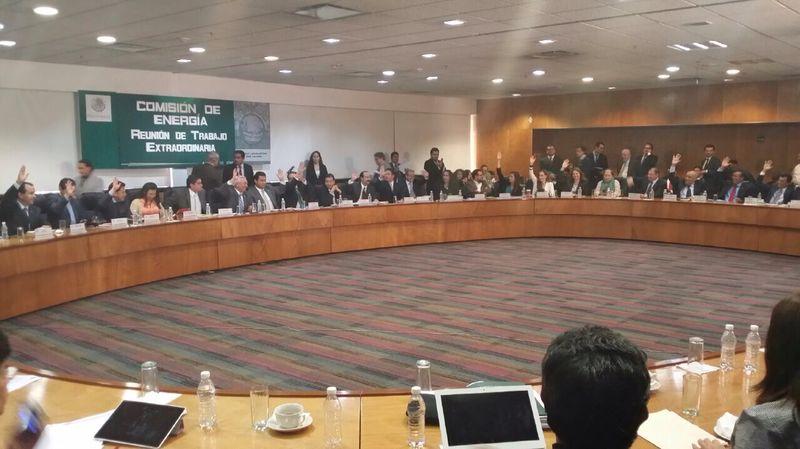 Después de cuatro horas y media de discusión los legisladores aprobaron la Ley de Órganos Reguladores Coordinados en Materia Energética.