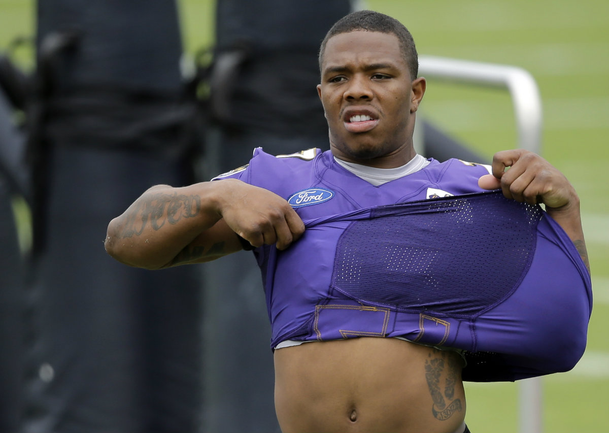 Ray Rice no jugará los dos primeros duelos de la campaña 2014