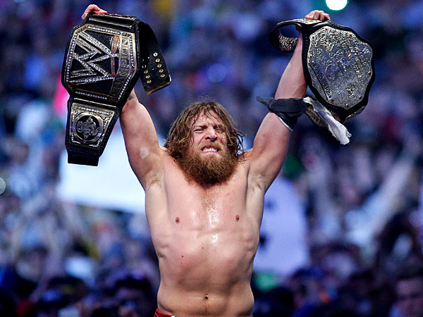 Daniel Bryan celebra tras ganar en abril el evento principal en Wrestlemania XXX, en el Mercedes-Benz Superdome, en Nueva Orleans.