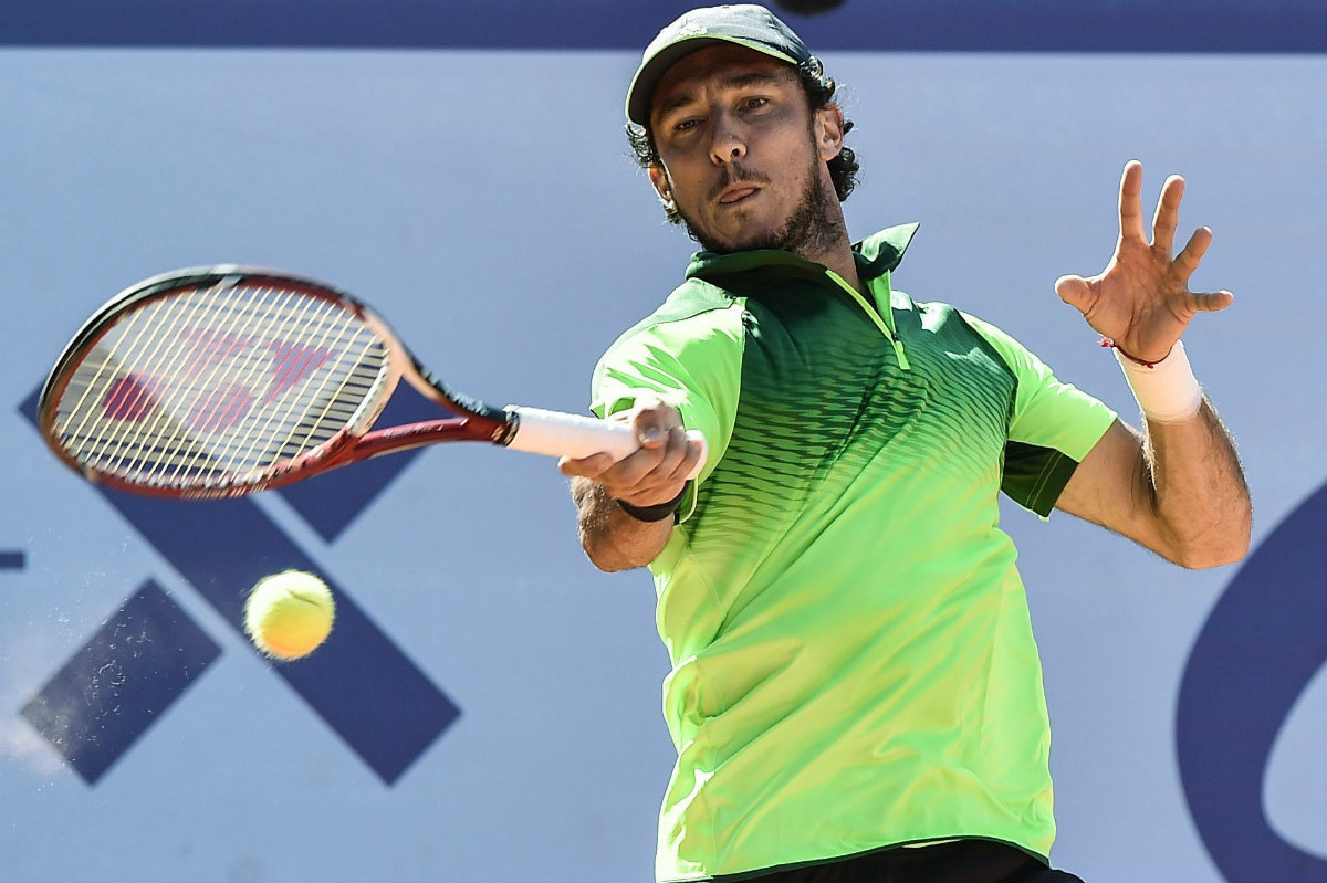Juan Mónaco durante el duelo frente al brasileño Thomaz Bellucci