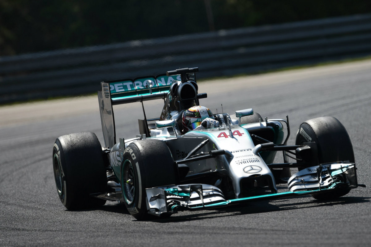 Lewis Hamilton durante las pruebas de este viernes en Budapest 
